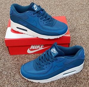 baskets nike air max 90 essential bleu baskets nike air max 90 essential bleu