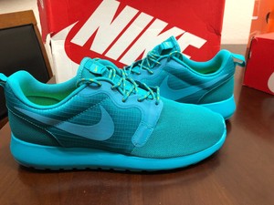 teal roshe run