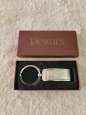 Dewar s Scotch Whiskey Alcohol Memorabilia Collectible Key Chain Keychain