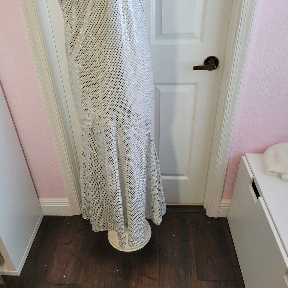 Chasing Fireflies Adult Costume Size 4/6 Glamorous Sequin Dress Faux Fur Shawl - Image 4 of 4