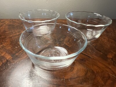 Set of Vintage Pyrex 463A Oz Clear Glass Custard Cups Scalloped Edge  Line