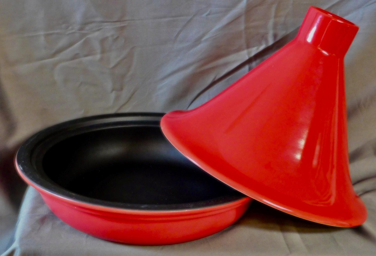 Moroccan Tajine Maxwell & Williams AU. Red Conical lid Dish