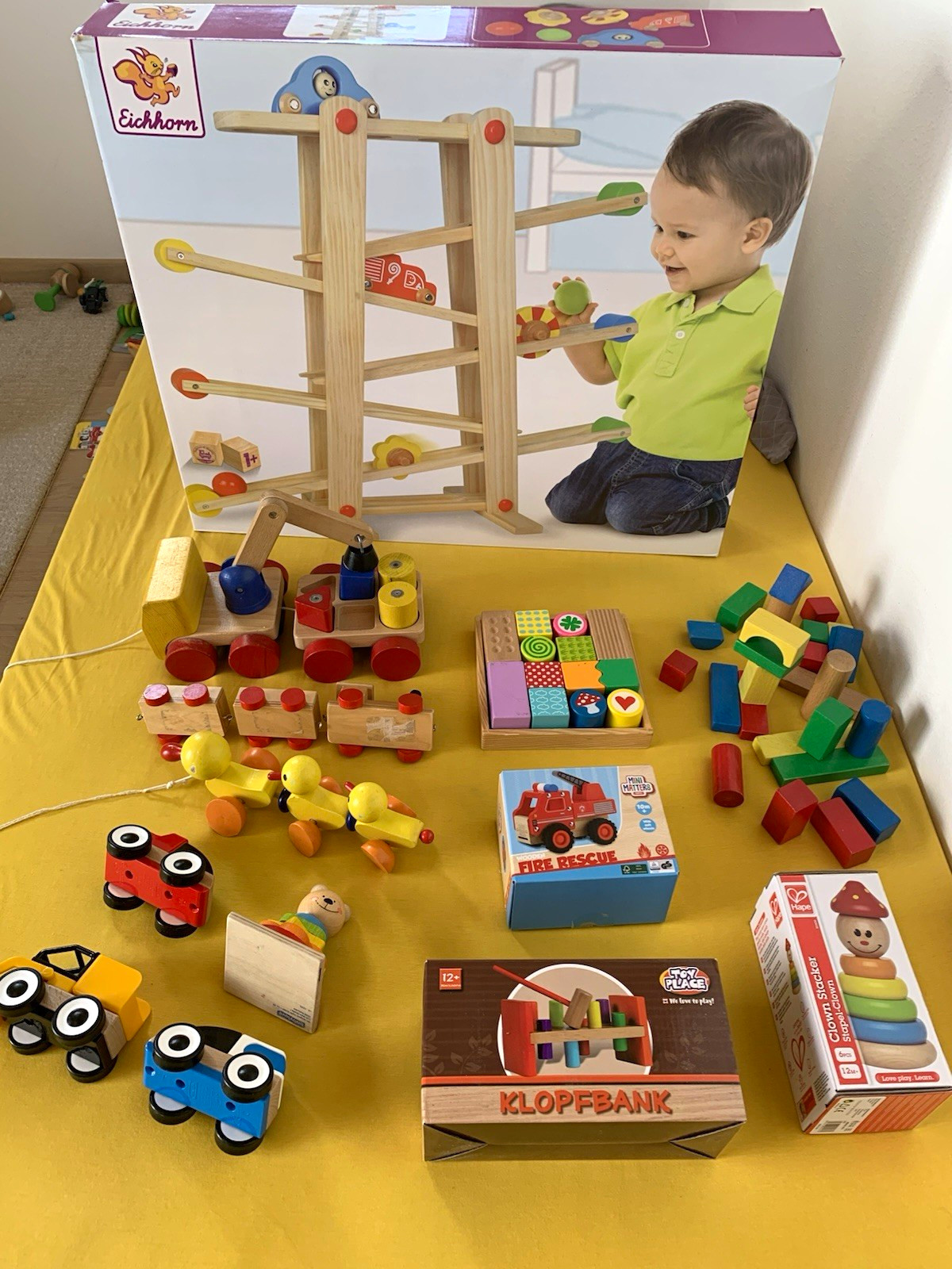 Holzspielzeug & Bücher für Kinder 1 bis 2 Jahre Rollbahn Bausteine Fahrzeuge