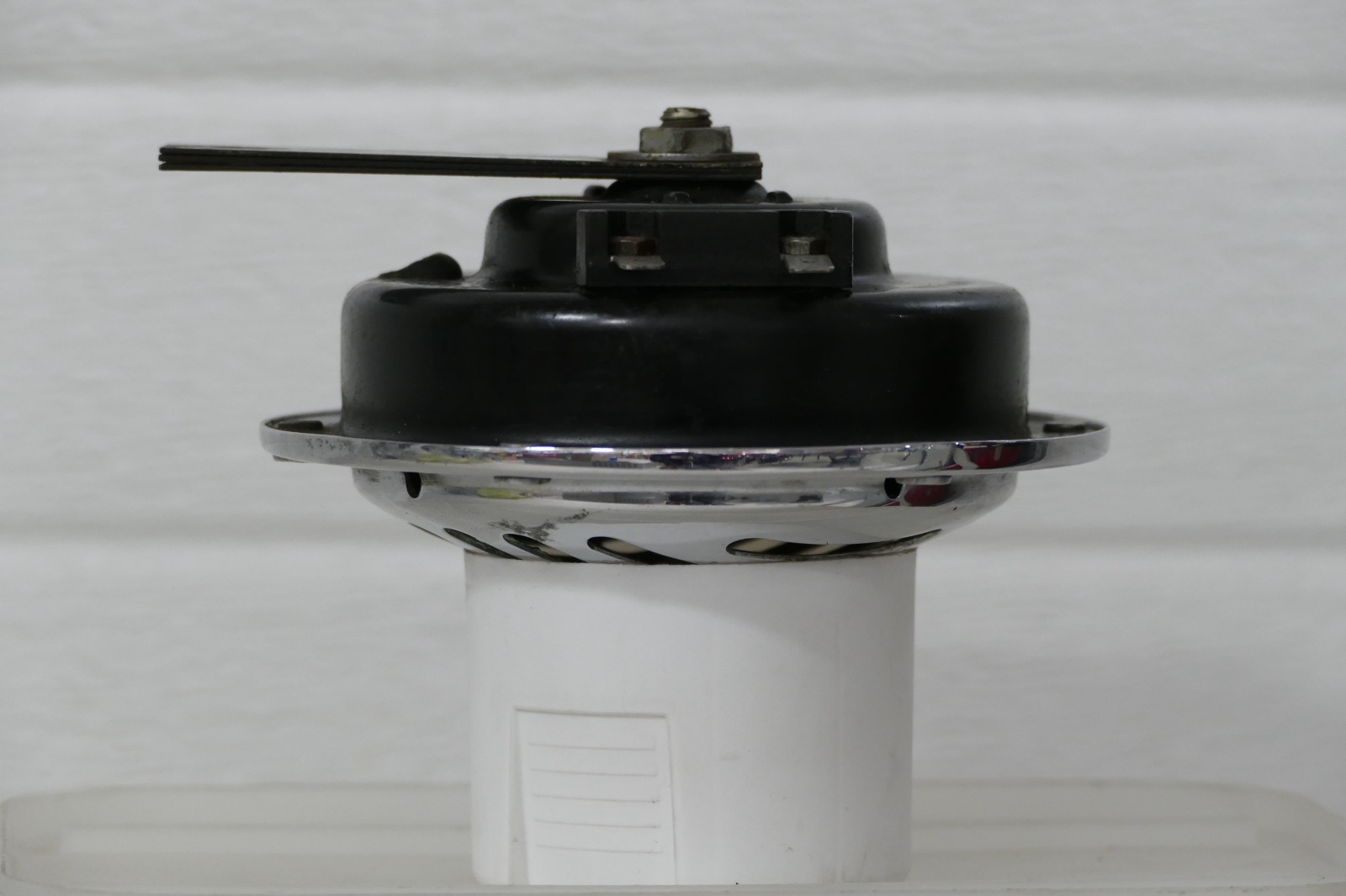 BMW Original Airhead Bosch 5" Horn Chrome Face with Mounting Bracket