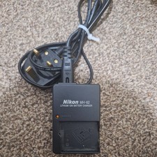 NIKON MH-62  Battery Charger For Coolpix P1 P2 S1 S3 & EN-EL8 Battery .UK Plug.