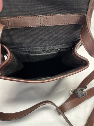 Borsa a tracolla Brighton in pelle nera marrone con patta stampa coccodrillo vintage - Foto 3 di 15