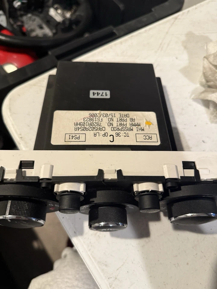 Mitsubishi Galant 2004-2008 aire acondicionado calefacción control de temperatura AT 7820A121HA usado Foto 3 de 4