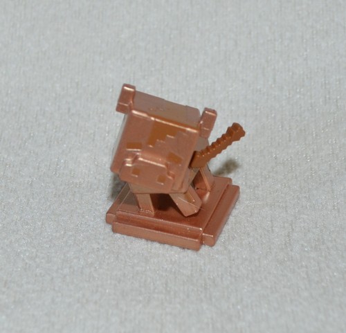 Minecraft minifigure Bronze Cow Tipper Trophy Series 16 Achievement 1.5" - Picture 2 of 6