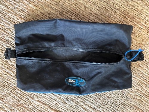 Hobie Sail Acessory Bag with Blocks and Sailing "Must Haves" - 3 Blocks VGC - Picture 6 of 8