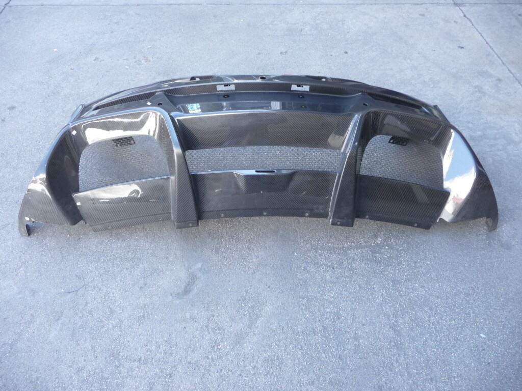 McLaren 675LT GTR Rear Bumper Center Diffuser Carbon Fiber Glossy 11A9898RP OE