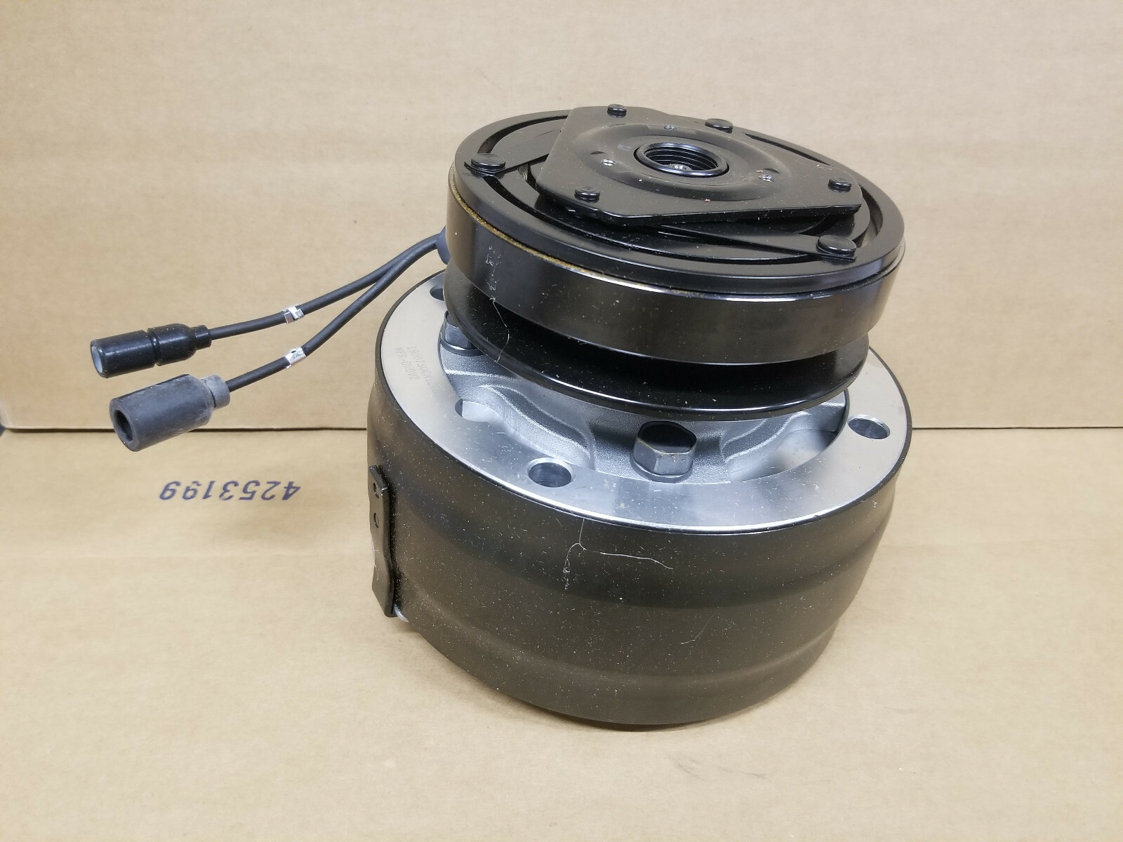 M998 HMMWV A/c Compressor and 24v Clutch Single Groove Delphi  