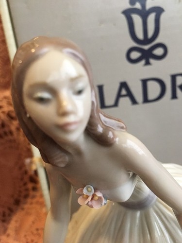 Lladro 5858 Waiting to Dance Original Grey Box! Mint Condition! Extremely Rare! - Picture 8 of 12