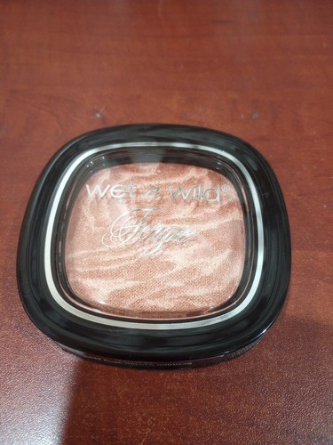 Wet n Wild Fergie Shimmer Palette A044 Rose Golden Goddess