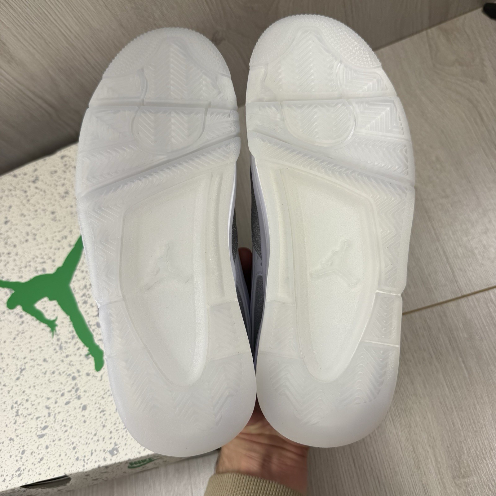 Size 5 - Nike Jordan 4 RM Trainers White Metallic Silver HQ3441-111 image 5