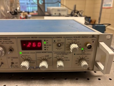 Axon Instruments Axopatch 200B Patch Clamp Amplifier *Power On* | OO481*