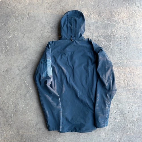 Arc'teryx XL Gamma MX Hooded Hard Shell Jacket in Yukon Yellow image 5