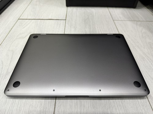 Apple MacBook Pro Retina 13.3" 2017 - 256GB SSD 16GB Ram 2.3GHz Core i5 - Grey - Picture 8 of 17