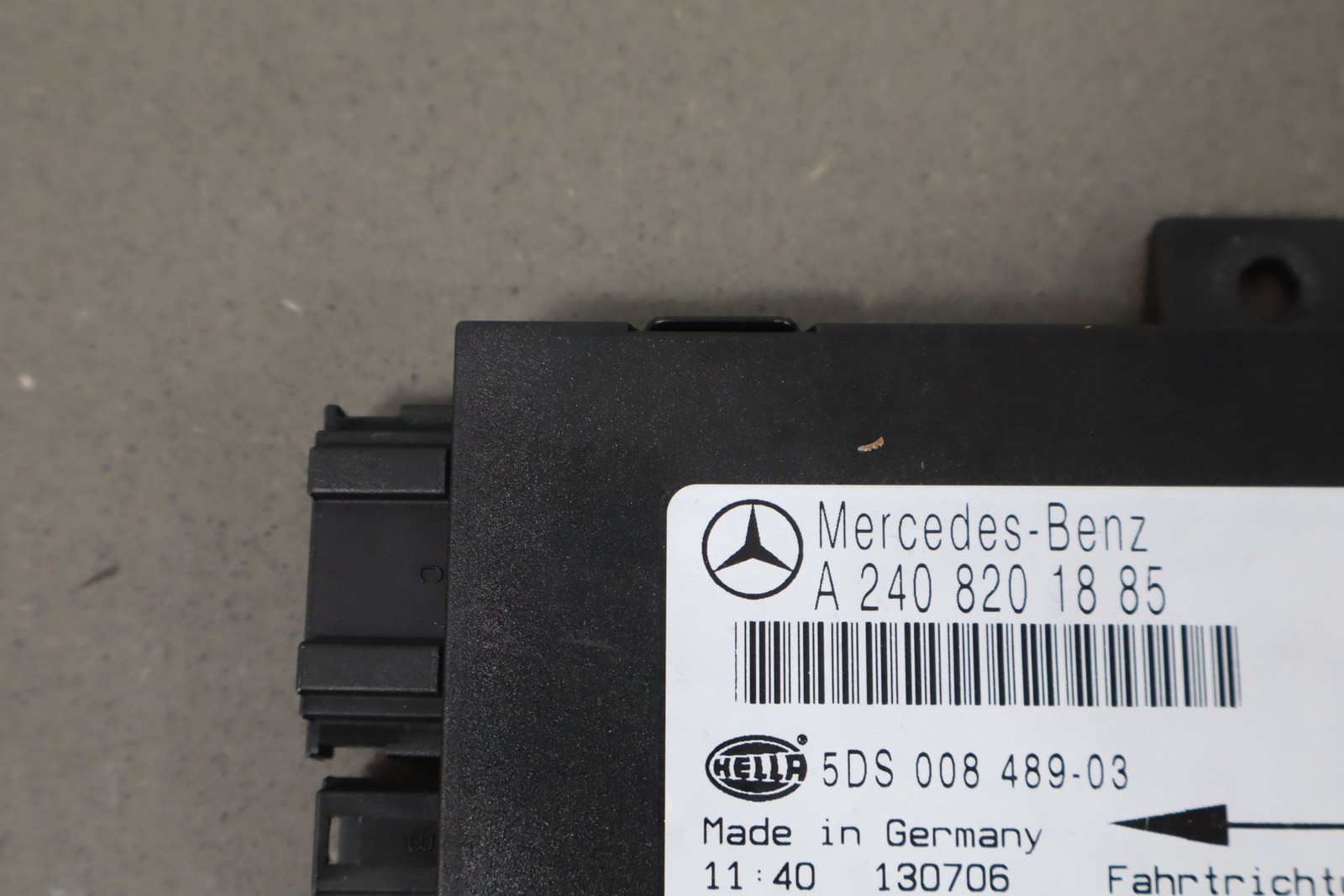 2007 Maybach 57 W240 Bus Node Roof Control Module A2408201885