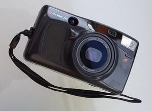 Chinon Pocket Zoom  35mm SLR