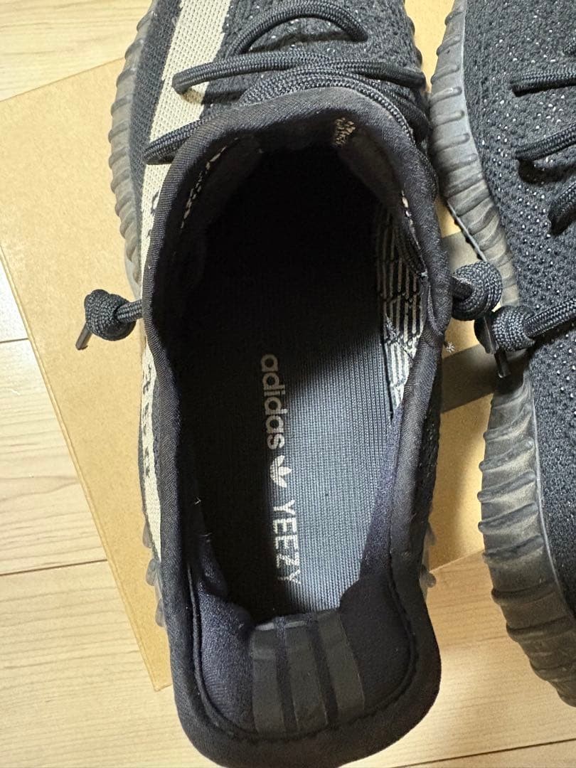 Adidas Yeezy Boost 350 V2 Oreo Sneakers US10.5 Used thumbnail 6