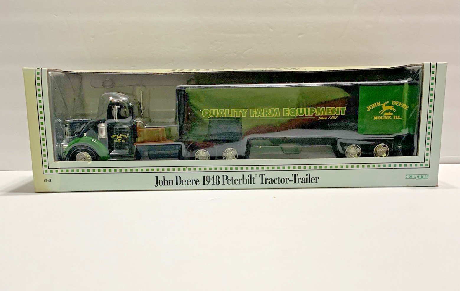 Ertl John Deere 1948 Peterbilt Die Cast Tractor Trailer 1/43 Scale NOS 1996
