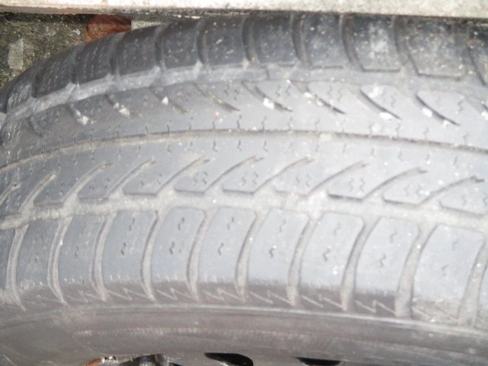 Rotex W 4000 175/70 SR 13 auf Ford Escort Felgen. - Bild 2 von 2