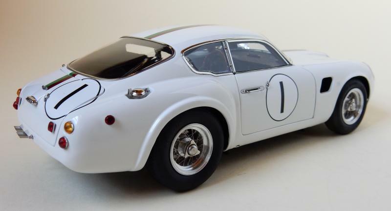 CMC Aston Martin DB4 GT Zagato 1 Le Mans 1961 1:18 Modellauto (M