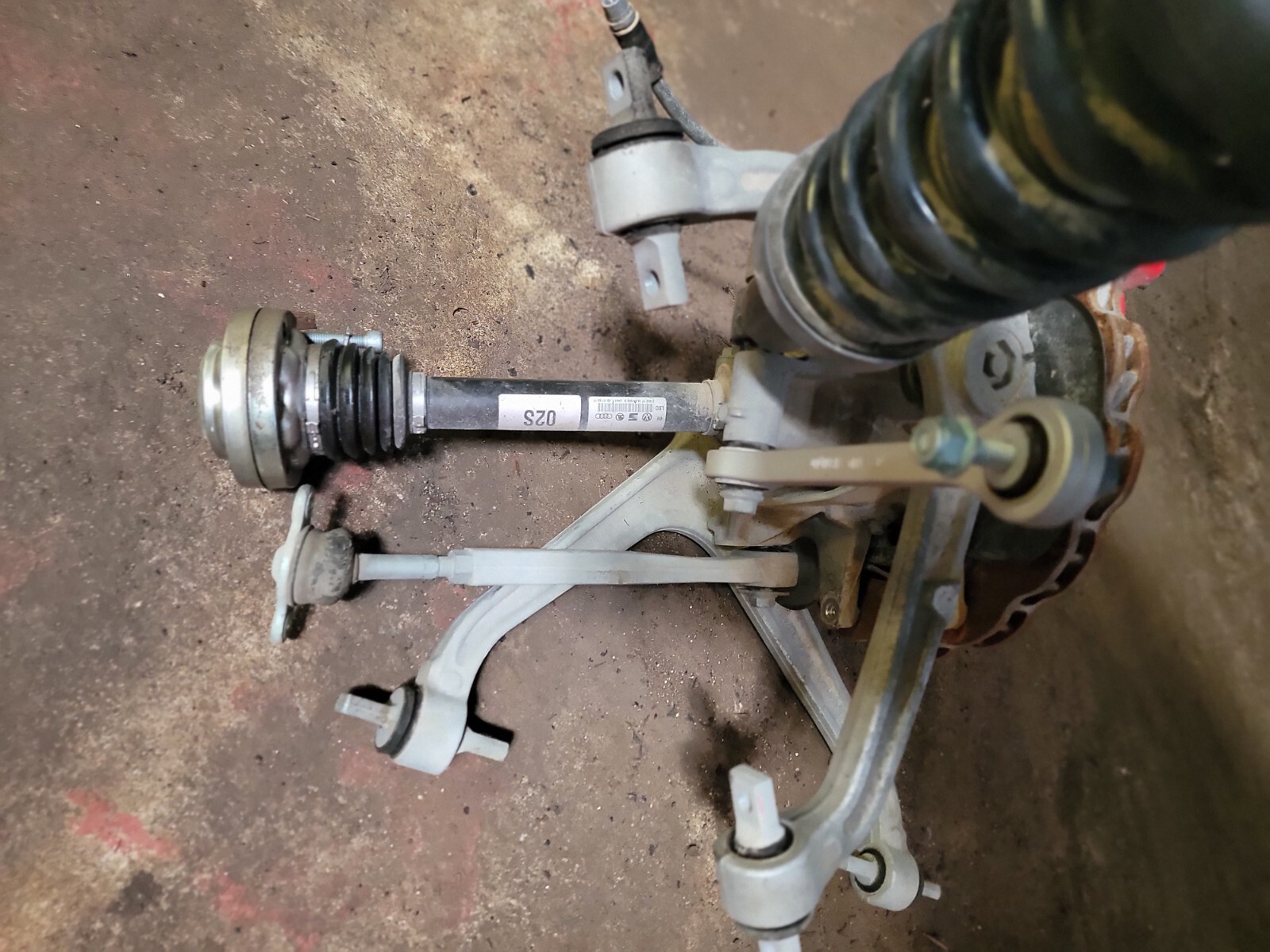 2015 - 2019 LAMBORGHINI HURACAN LP 580 LEFT REAR  KNEE ASSEMBLY 