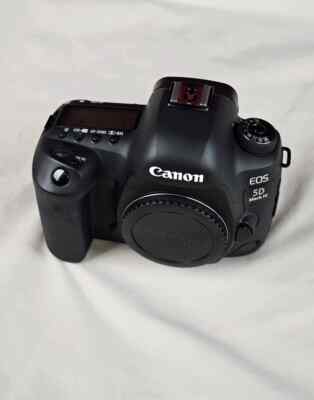 Canon EOS 5D Mark IV Digital SLR Camera Body 30.4 MP Full-Frame
