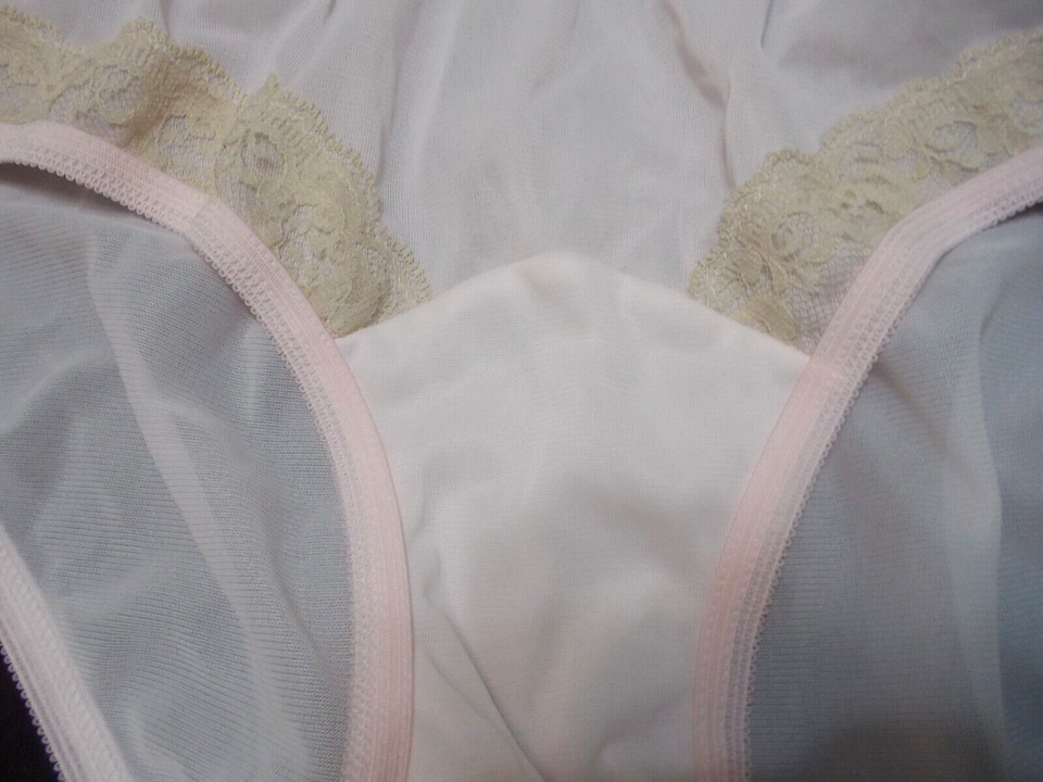 Vintage Dixie Belle 100 Nylon Lace Trim Bikini Panty Panties Briefs