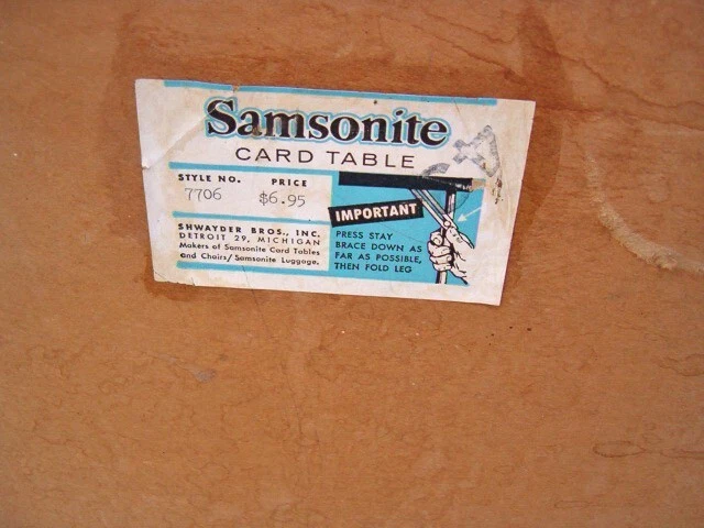 Mesa de Tarjetas Plegable Samsonite Modelo 7706 Vintage Marco de Madera Estampado Superior Foto 2 de 4