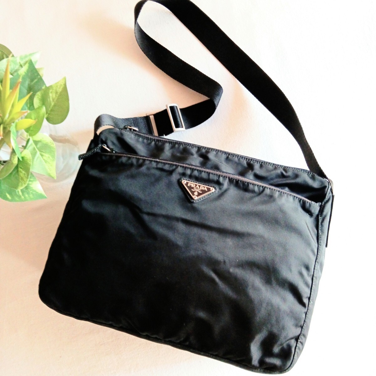 Prada Nylon Shoulder Bag Black Classic Vintage Authentic thumbnail 2