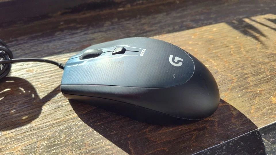Logitech G100s Ambidextrous Optical USB Gaming Mouse - Excellent - Image 3 of 4
