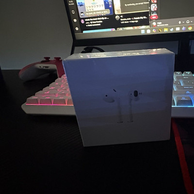 Apple AirPods White Wireless Bluetooth In-Ear Earbuds, Built-In Mic (2nd Gen)