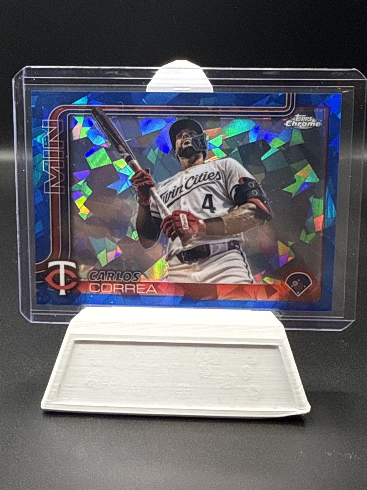 2025 Topps Chrome Sapphire Carlos Correa Image Variation SP