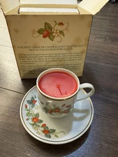 1978 Vintage Avon Strawberry Porcelain Tea Cup Candle new Old Stock