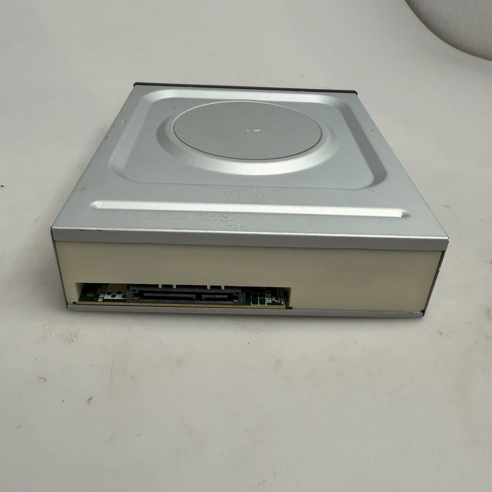 LG GH24NS50 SATA Interno Super Multi Grabadora DVD/CD 24x DVD±R RW DL 2010 Foto 3 de 4