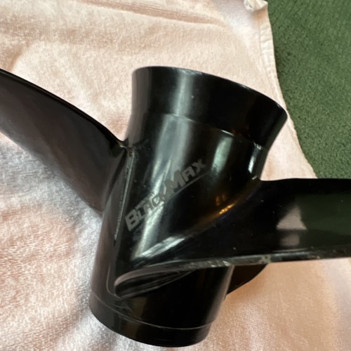 Mercury 85632A45 Black Max Propeller — 10.875″ × 11″ RH Aluminum 3-Blade  *Used*