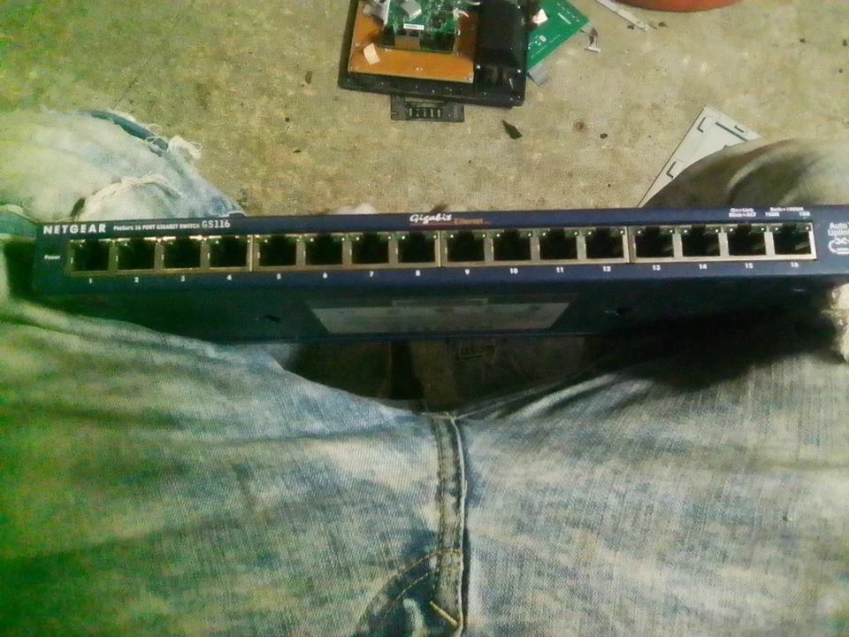 Conmutador externo de 16 puertos NETGEAR ProSafe (GS116) Foto 4 de 4