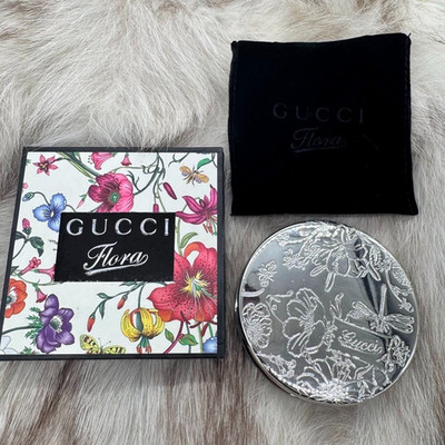 GUCCI Flora コンパクトミラー NEW GUCCI FLORA Silver Compact Mirror with Box – Floral Relief