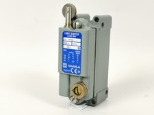 SQUARE D limit switch Class 9007 AW32 M11 NEW