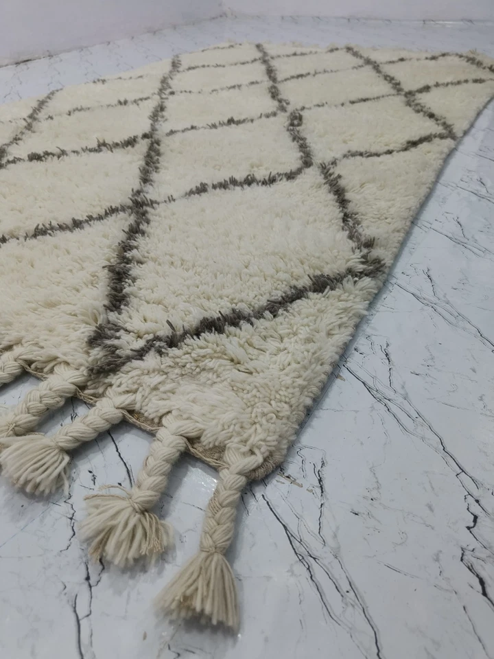 Alfombra escandinava marroquí con patrón de diamantes con borlas - suave y elegante peluda Foto 3 de 4