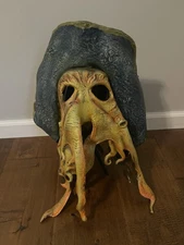 Pirates of Caribbean Mask Davy Jones Disney Disguise 2006 Halloween Tentacle