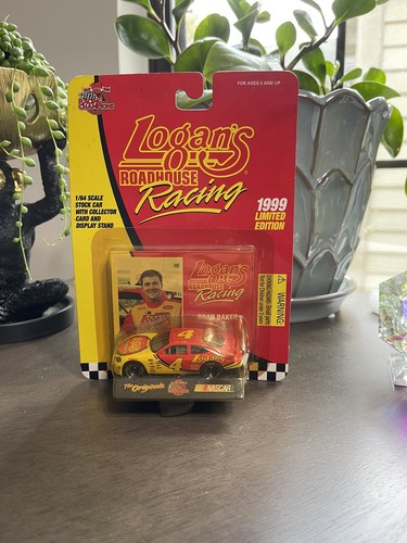 Logans Roadhouse Brad Baker Number 4 Stock Car with Collector Card 1/64 Scale - 第 3/4 張圖片