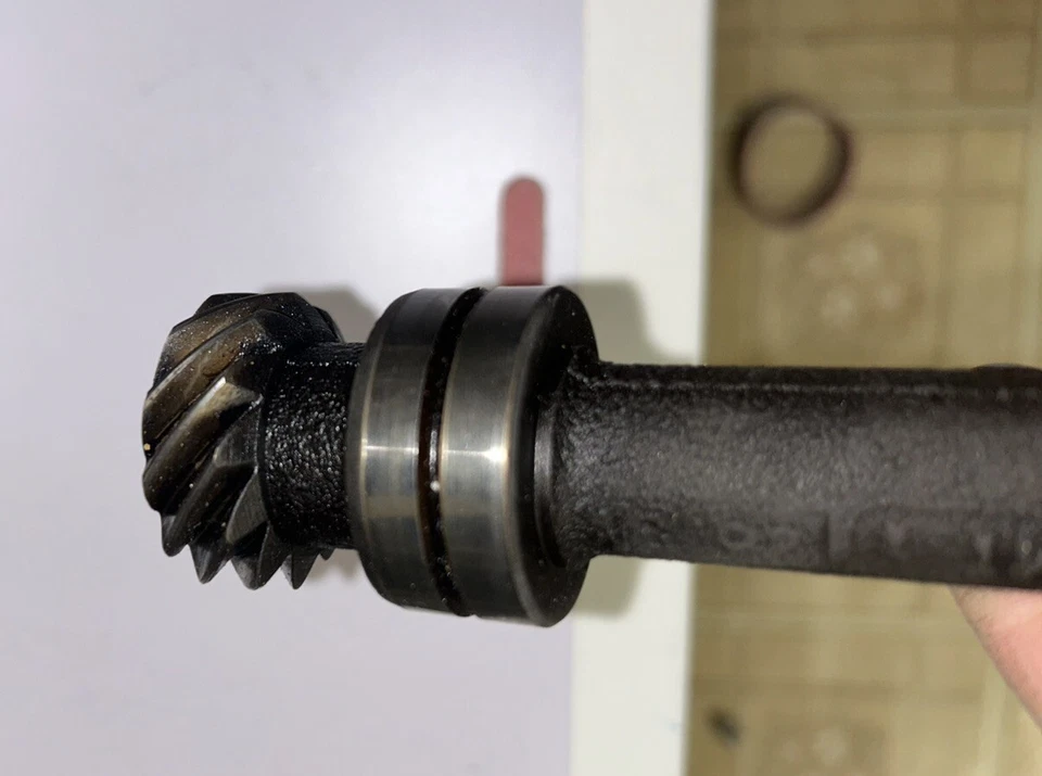 Оригинальный промежуточный вал масляного насоса раннего выпуска для BMW E30 M20B27 84-85 325e - Изображение 2 из 4