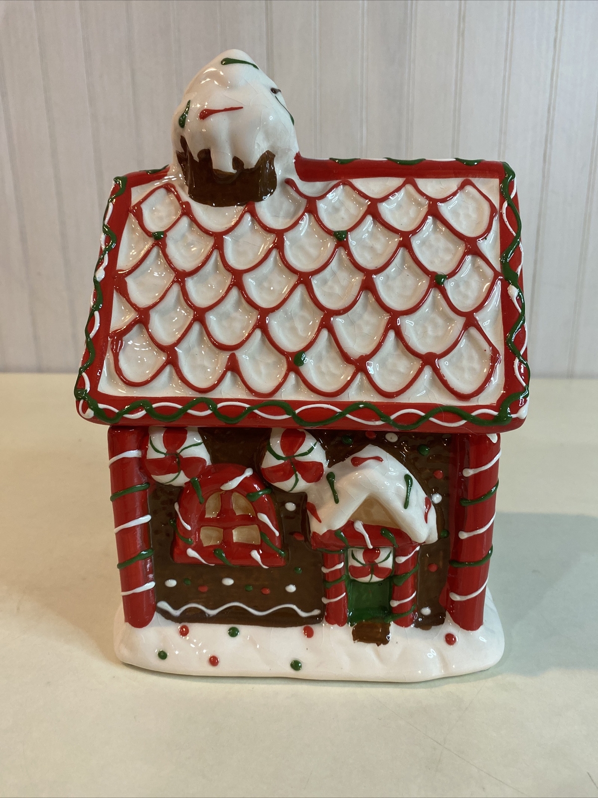 Vintage gingerbread house cookie jar, Tii Collection, X5978. Approx 8