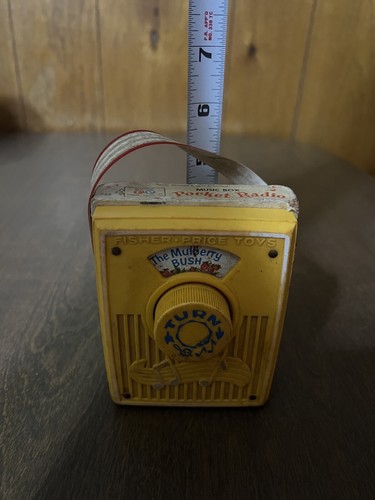 FISHER-PRICE Wind-Up Music Box Pocket Radio #758 The Mulberry Bush 1970 Fair - Picture 2 of 10