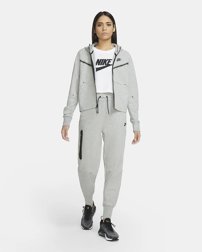 Nike Women's Sportswear Tech Fleece Windrunner Full-Zip Hoodie, Grey, Large
