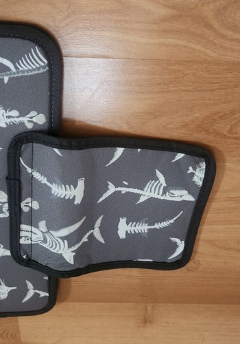 Pottery Barn Kids 3 ring Binder & Pencil Case Glow in dark Shark Bone New no tag - Picture 14 of 19