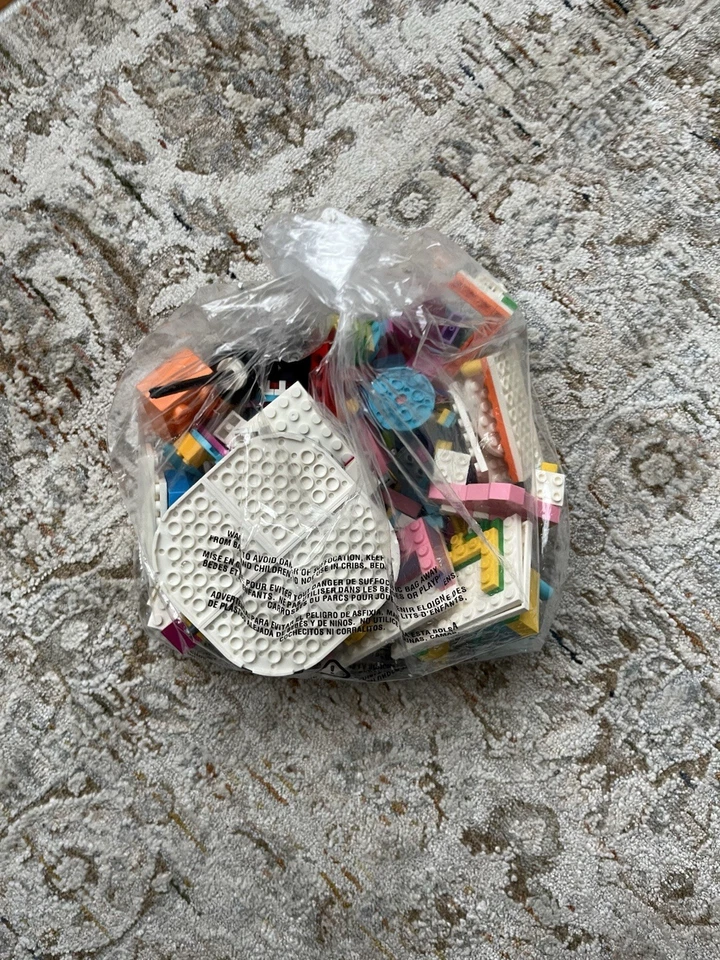 Varias minifiguras LEGO® y otras marcas, y otros materiales Lego. Foto 2 de 4